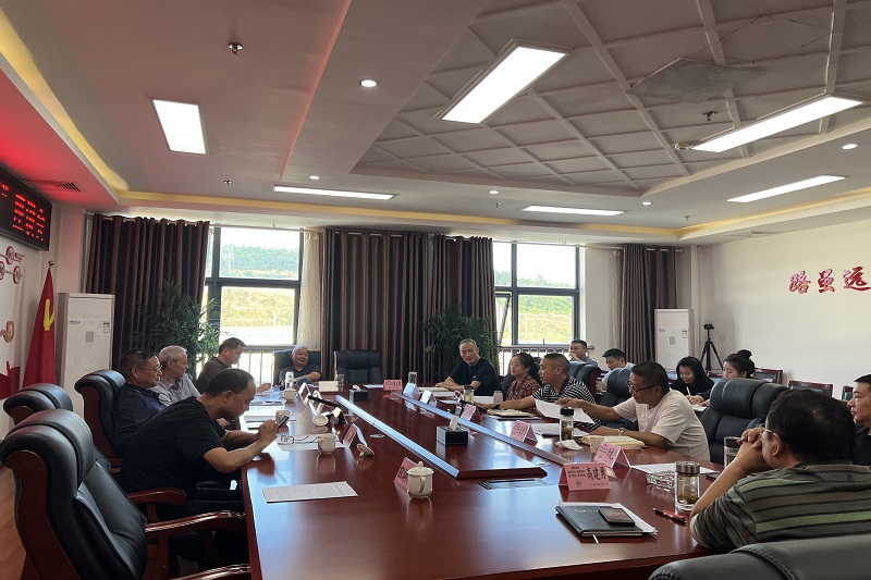 BG大游集团召开“共建三十载，，，，，，，同行筑路梦”座谈会